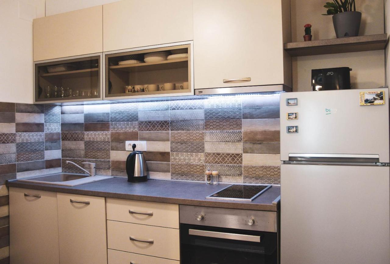 Apartments Tramonto Тиват Экстерьер фото